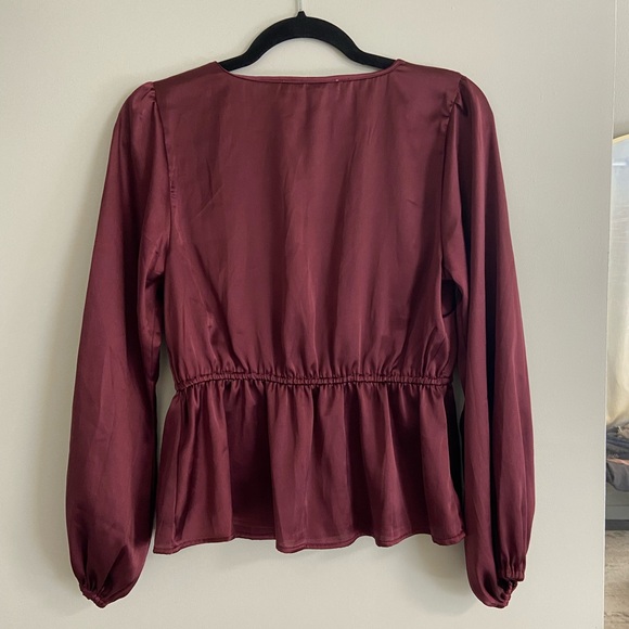 Abercrombie & Fitch Silky Tie Front Top - Picture 5 of 6